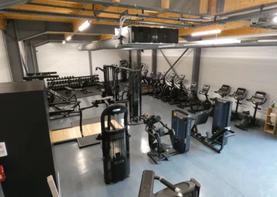 Vue d'ensemble des espaces cardio et musculation du club Fitaccess Varces-Allières-et-Risset
