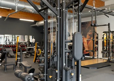 Machine de musculation guidée Matrix dans le club Fitaccess de Tullins